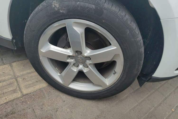 Used Audi Q5 2017 Plus 40 TFSI Ambition Model Right Front Wheel Hub