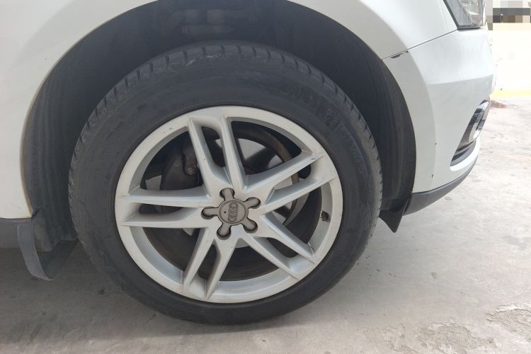 Used Audi Q5 2017 40 TFSI Technology Edition Right Front Wheel Hub
