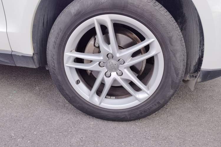 Used Audi Q5 2017 40 TFSI Technology Edition Right Front Wheel Hub