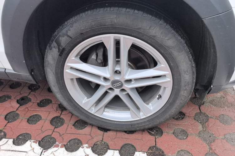 Used Audi Q5 2017 Plus 40 TFSI Technology Model Right Front Wheel Hub