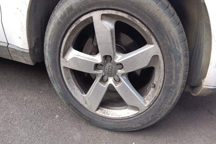 Used Audi Q5 2017 40 TFSI Ambition Edition Right Front Wheel Hub