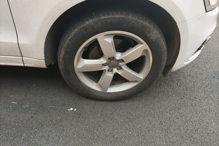 Used Audi Q5 2017 Plus 40 TFSI Ambition Model Right Front Wheel Hub