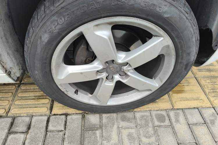 Used Audi Q5 2017 40 TFSI Ambition Edition Right Front Wheel Hub