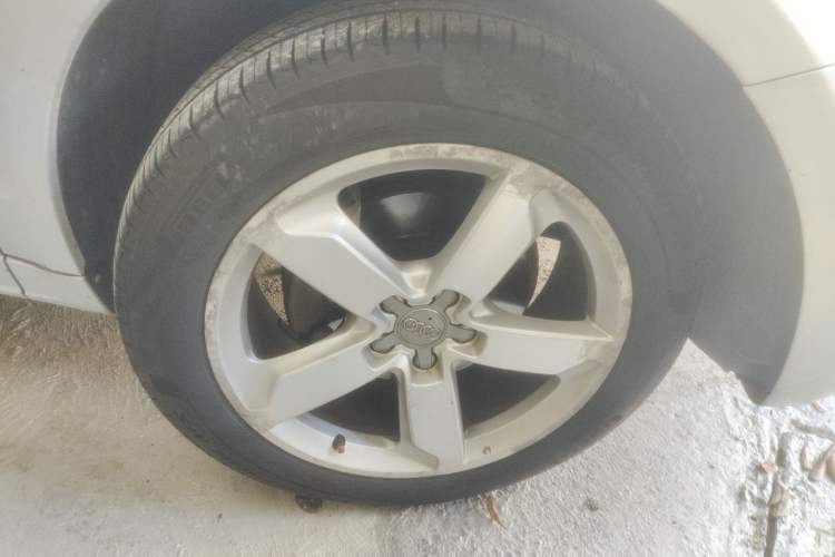 Used Audi Q5 2017 Plus 40 TFSI Ambition Model Right Front Wheel Hub