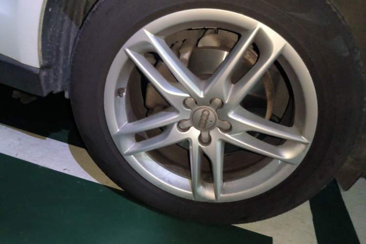 Used Audi Q5 2017 Plus 40 TFSI Technology Model Right Front Wheel Hub