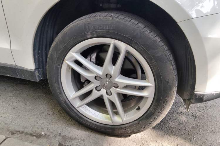 Used Audi Q5 2017 40 TFSI Technology Edition Right Front Wheel Hub