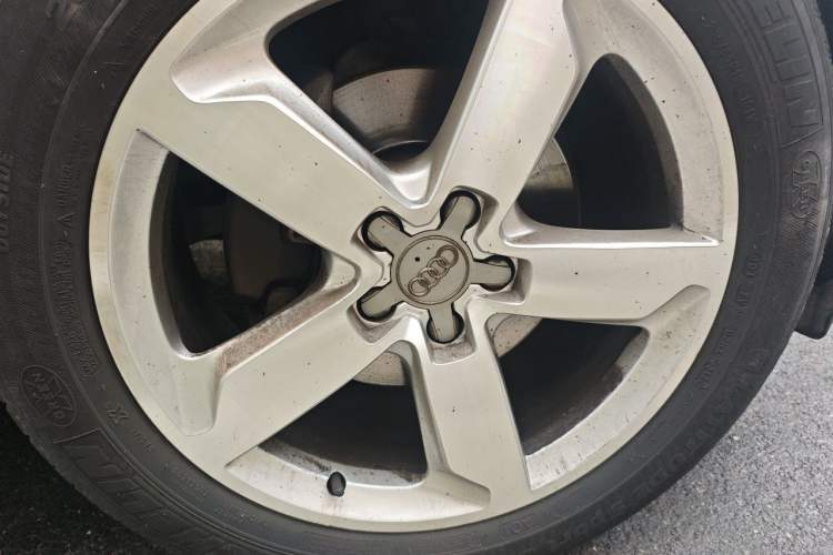 Used Audi Q5 2017 Plus 40 TFSI Ambition Model Right Front Wheel Hub