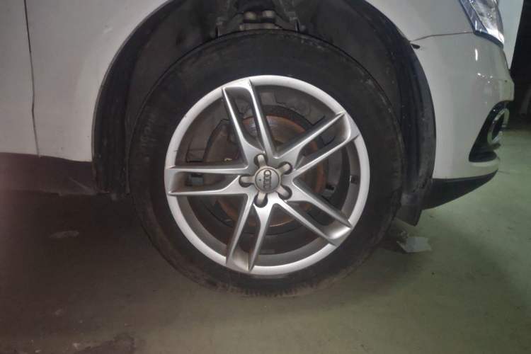 Used Audi Q5 2017 40 TFSI Technology Edition Right Front Wheel Hub