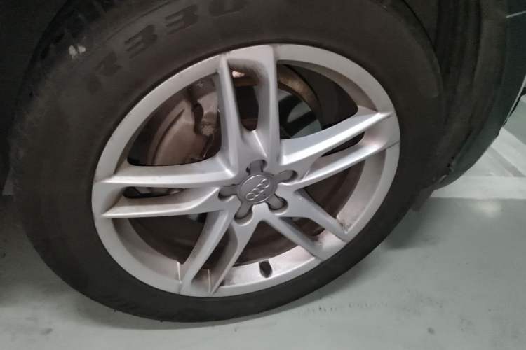 Used Audi Q5 2017 Plus 40 TFSI Technology Model Right Front Wheel Hub