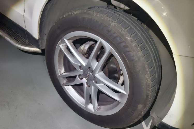 Used Audi Q5 2017 40 TFSI Technology Edition Right Front Wheel Hub