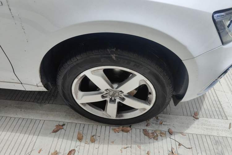 Used Audi Q5 2017 Plus 40 TFSI Ambition Model Right Front Wheel Hub