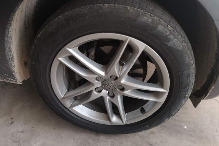 Used Audi Q5 2017 Plus 40 TFSI Technology Model Right Front Wheel Hub