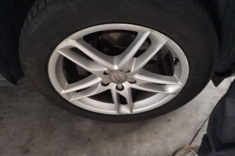 Used Audi Q5 2017 Plus 40 TFSI Technology Model Right Front Wheel Hub