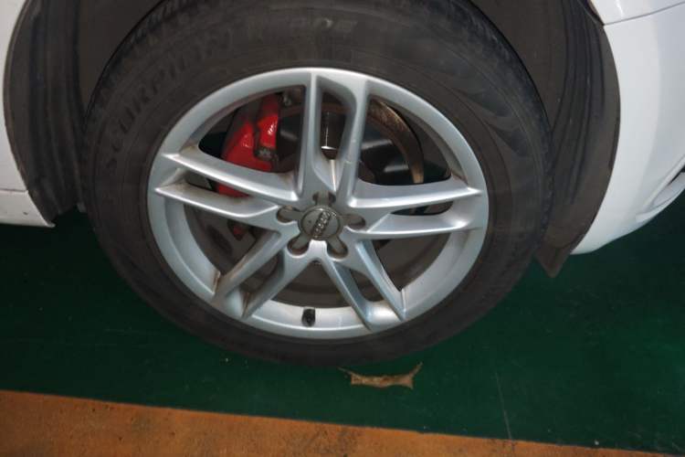 Used Audi Q5 2017 Plus 40 TFSI Technology Model Right Front Wheel Hub