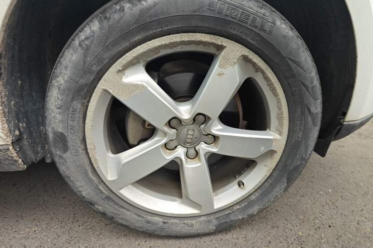 Used Audi Q5 2017 40 TFSI Ambition Edition Right Front Wheel Hub