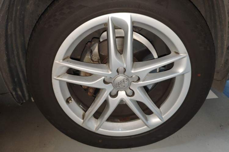 Used Audi Q5 2017 Plus 40 TFSI Technology Model Right Front Wheel Hub