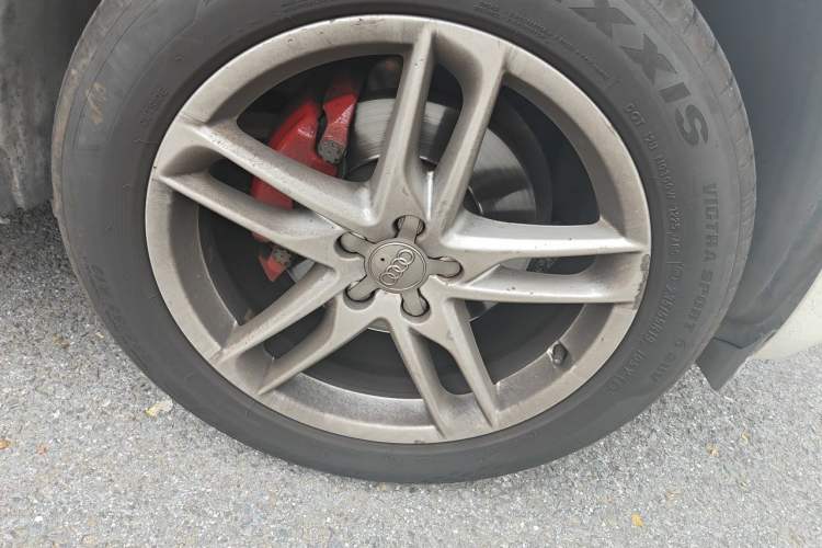 Used Audi Q5 2017 40 TFSI Technology Edition Right Front Wheel Hub