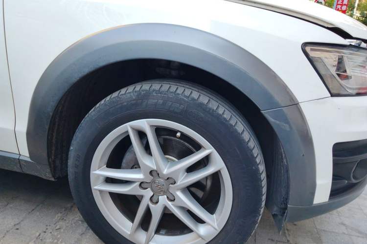Used Audi Q5 2017 Plus 40 TFSI Technology Model Right Front Wheel Hub