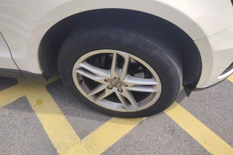 Used Audi Q5 2017 40 TFSI Technology Edition Right Front Wheel Hub