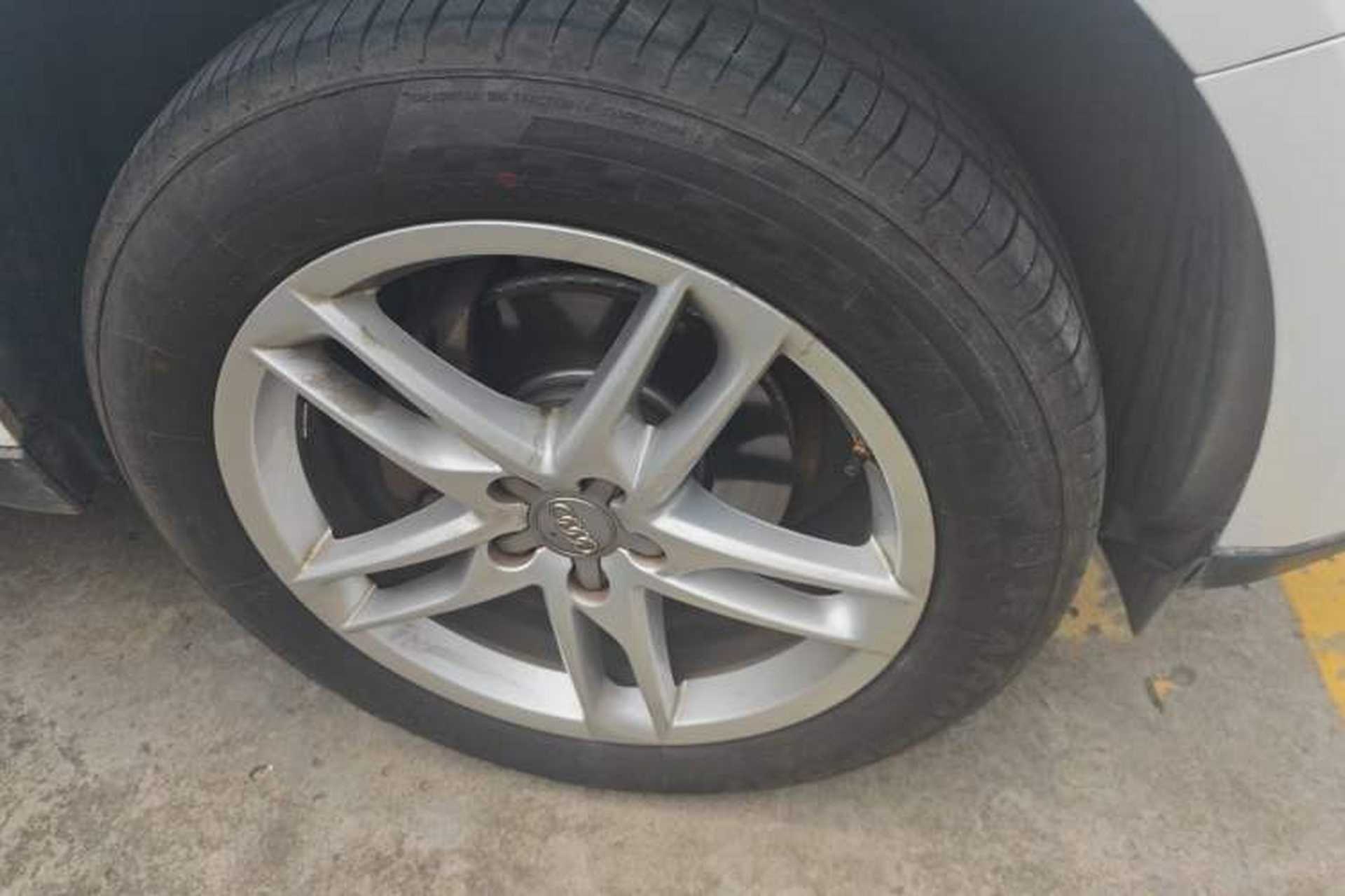 Used Audi Q5 2017 40 TFSI Comfort Model Right Front Wheel Hub