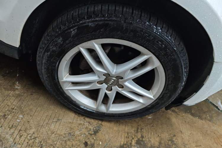 Used Audi Q5 2017 40 TFSI Technology Edition Right Front Wheel Hub