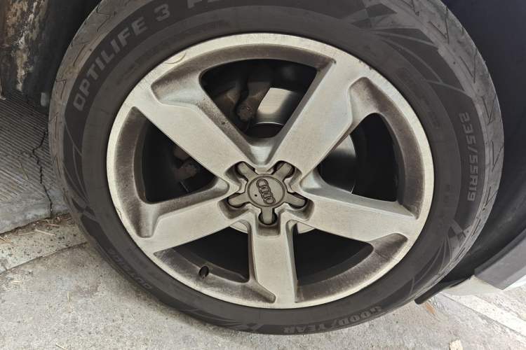 Used Audi Q5 2017 Plus 40 TFSI Ambition Model Right Front Wheel Hub
