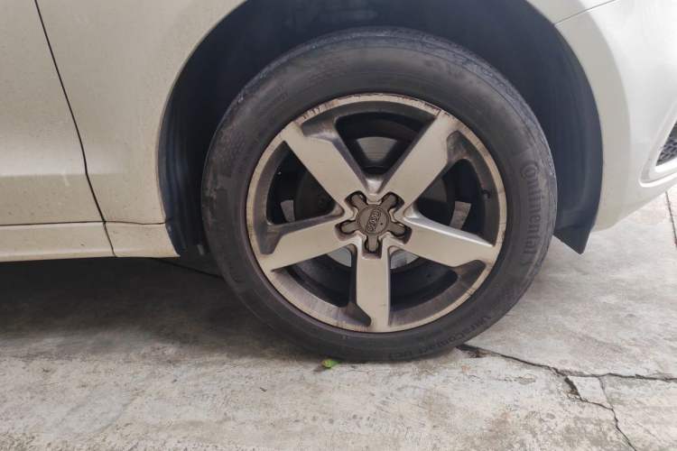 Used Audi Q5 2017 Plus 40 TFSI Ambition Model Right Front Wheel Hub