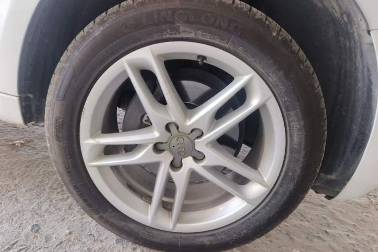 Used Audi Q5 2017 40 TFSI Dynamic Edition Right Front Wheel Hub