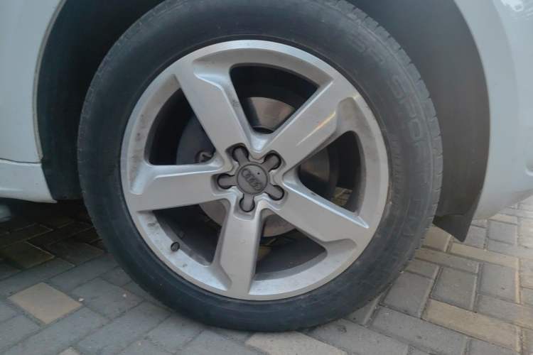 Used Audi Q5 2017 Plus 40 TFSI Ambition Model Right Front Wheel Hub
