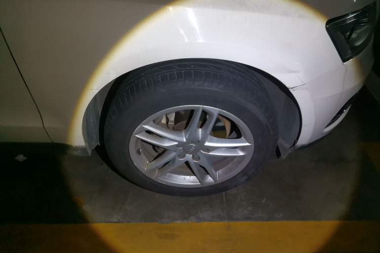 Used Audi Q5 2017 40 TFSI Technology Edition Right Front Wheel Hub
