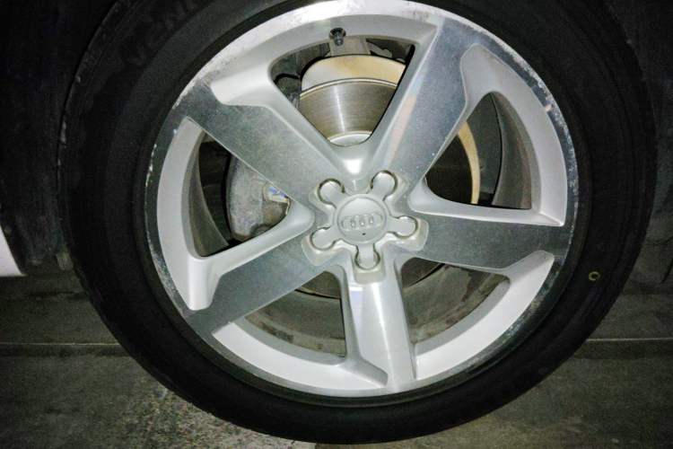 Used Audi Q5 2017 Plus 40 TFSI Ambition Model Right Front Wheel Hub