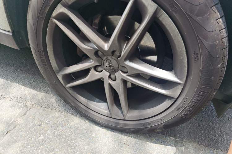 Used Audi Q5 2017 40 TFSI Technology Edition Right Front Wheel Hub