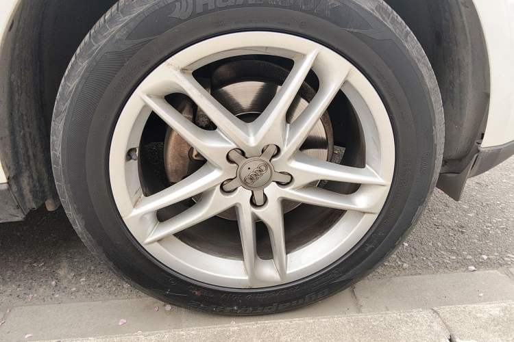Used Audi Q5 2017 40 TFSI Technology Edition Right Front Wheel Hub