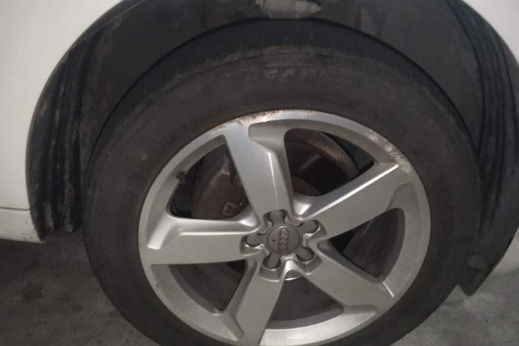 Used Audi Q5 2017 Plus 40 TFSI Ambition Model Right Front Wheel Hub