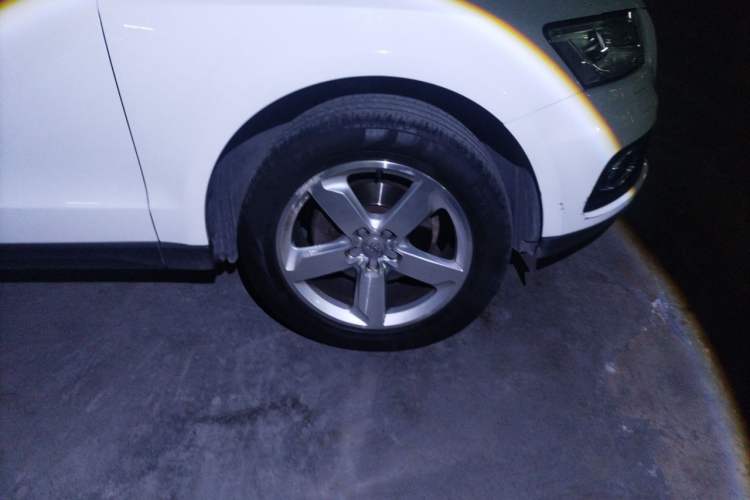 Used Audi Q5 2017 40 TFSI Ambition Edition Right Front Wheel Hub