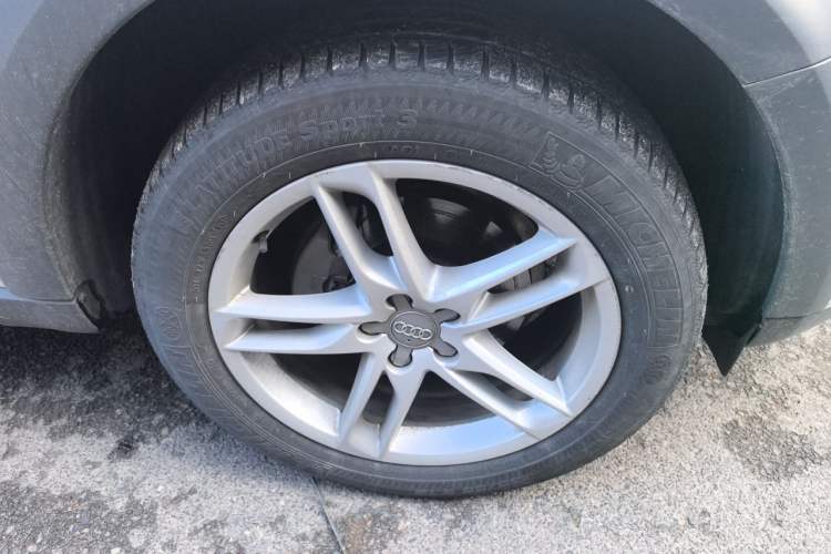 Used Audi Q5 2017 Plus 40 TFSI Technology Model Right Front Wheel Hub