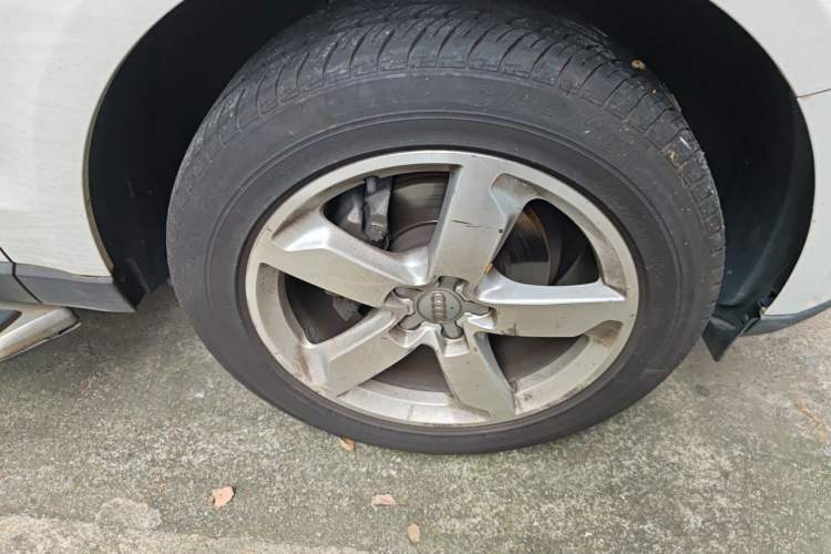 Used Audi Q5 2017 40 TFSI Ambition Edition Right Front Wheel Hub