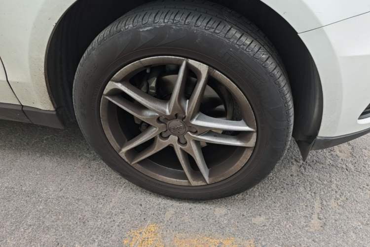 Used Audi Q5 2017 40 TFSI Technology Edition Right Front Wheel Hub