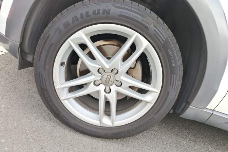 Used Audi Q5 2017 Plus 40 TFSI Technology Model Right Front Wheel Hub