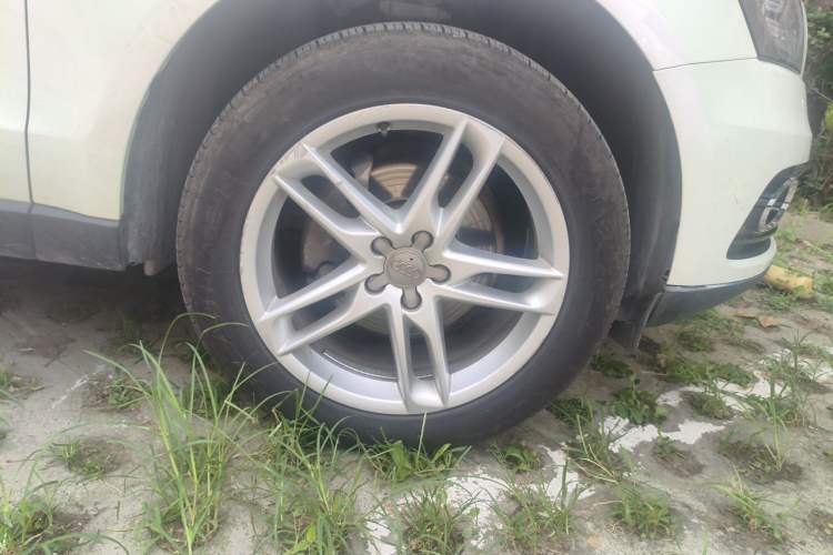 Used Audi Q5 2017 40 TFSI Technology Edition Right Front Wheel Hub