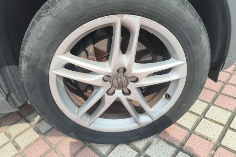 Used Audi Q5 2017 Plus 40 TFSI Technology Model Right Front Wheel Hub