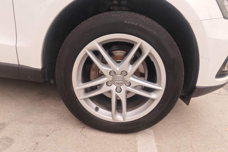 Used Audi Q5 2017 40 TFSI Technology Edition Right Front Wheel Hub