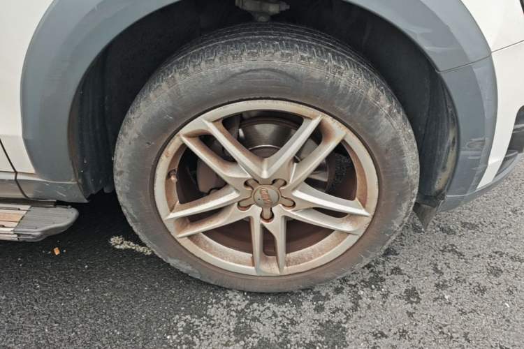 Used Audi Q5 2017 Plus 40 TFSI Technology Model Right Front Wheel Hub