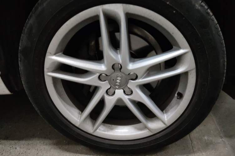 Used Audi Q5 2017 Plus 40 TFSI Ambition Model Right Front Wheel Hub