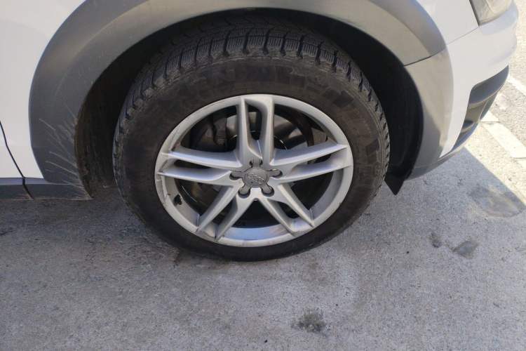 Used Audi Q5 2017 Plus 40 TFSI Technology Model Right Front Wheel Hub