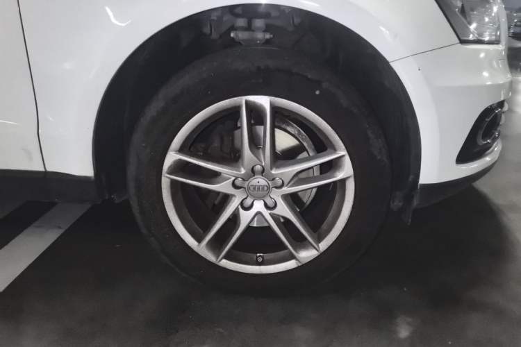 Used Audi Q5 2017 40 TFSI Technology Edition Right Front Wheel Hub