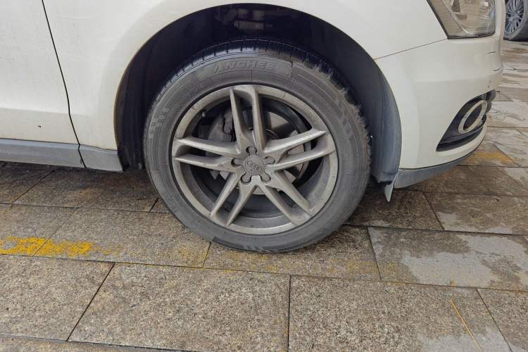 Used Audi Q5 2017 40 TFSI Technology Edition Right Front Wheel Hub