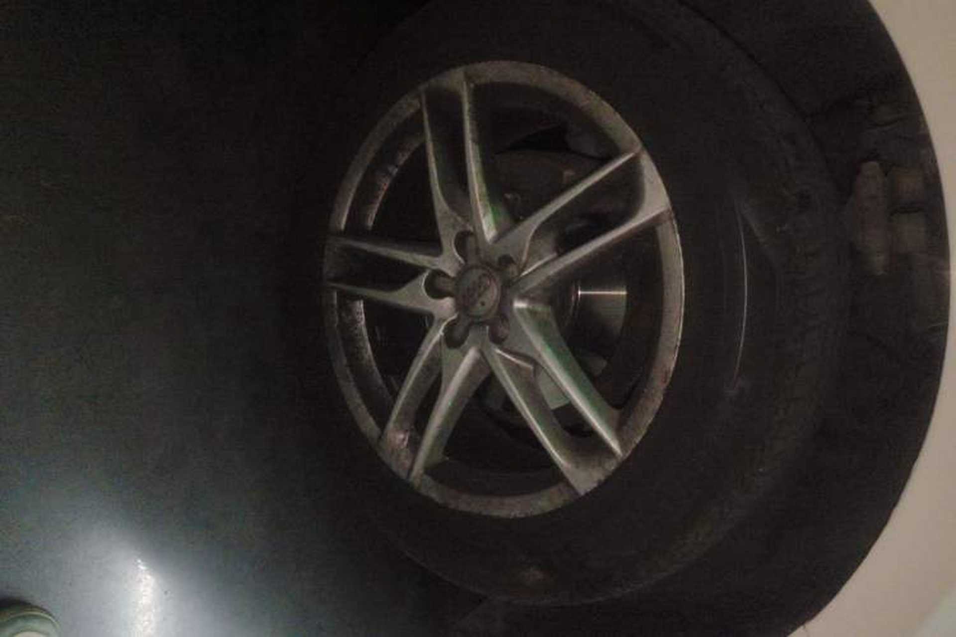 Used Audi Q5 2017 40 TFSI Comfort Model Right Front Wheel Hub