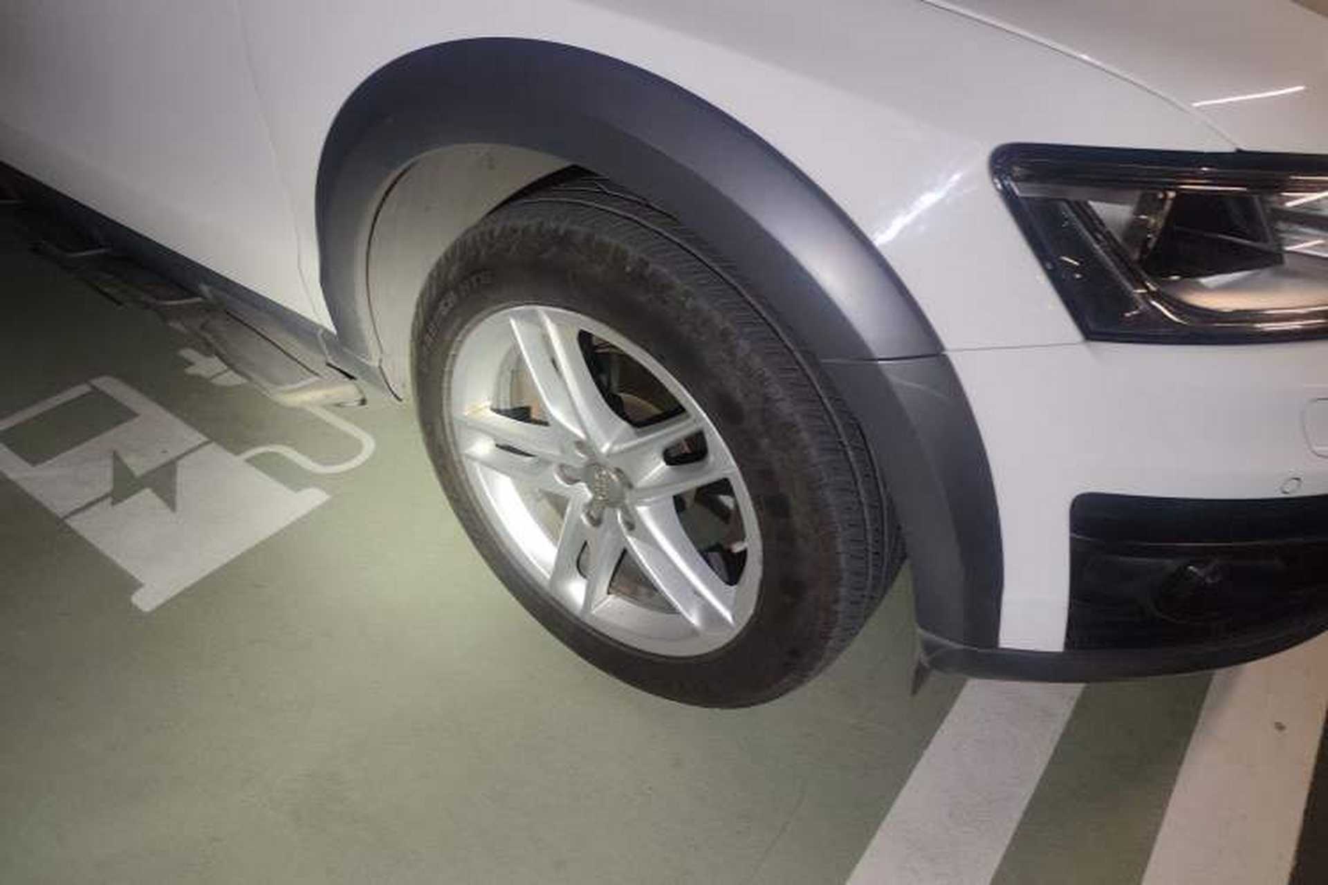 Used Audi Q5 2017 Plus 40 TFSI Technology Model Right Front Wheel Hub