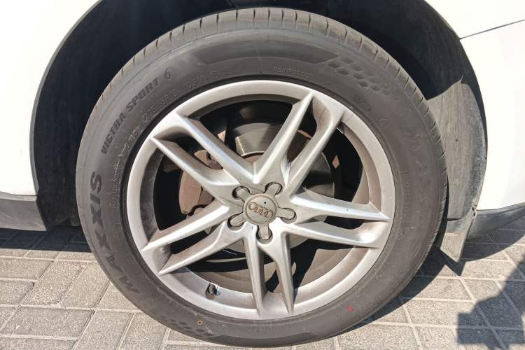 Used Audi Q5 2017 40 TFSI Technology Edition Right Front Wheel Hub